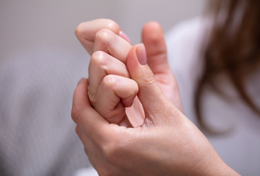บรรเทาอาการปวดข้อต่อนิ้วมือ กล้ามเนื้อมืออักเสบเฉียบพลัน