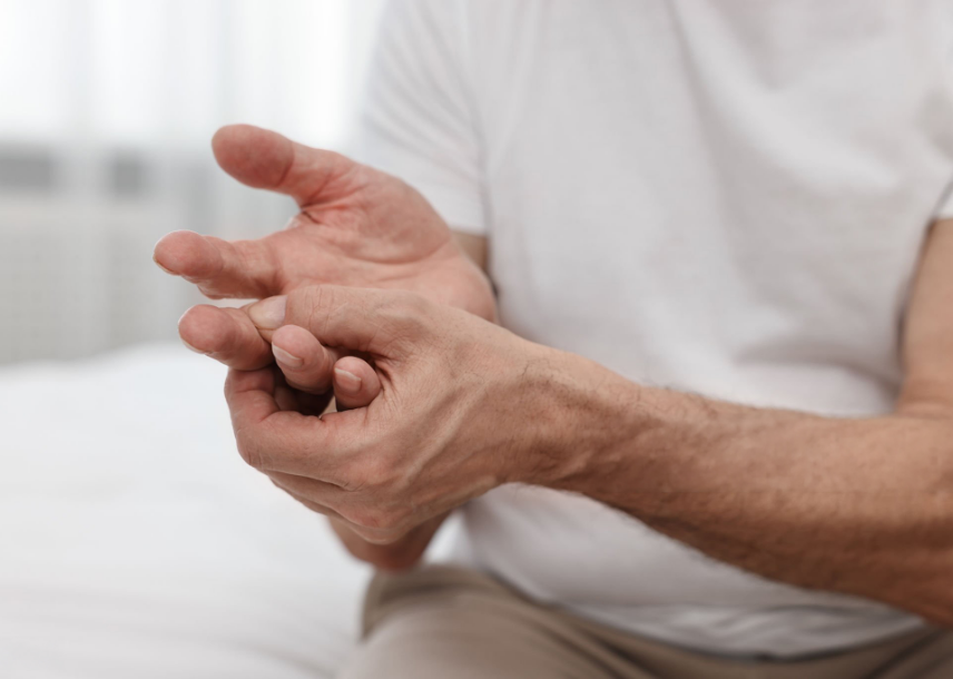 วิธีนวดบริหารมือนิ้วล็อค ลดอาการปวดข้อต่อกระดูกมือเสื่อม